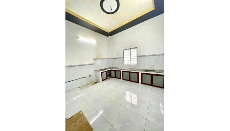 CUỐI TÂN KỲ TÂN QUÝ, BÊN LIÊN KHU 5-6, 68m2, 3 TẦNG (4PN) , MẶT TIỀN NHÀ GẦN 5M, giá NHỈNH NHẸ 4 TỶ